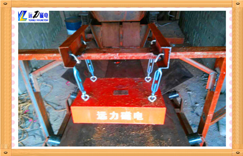 懸掛式永磁除鐵器，山西懸掛式永磁除鐵器生產(chǎn)_內(nèi)部磁塊安裝方法_山西懸掛式永磁除鐵器生產(chǎn)原理型號(hào)價(jià)格